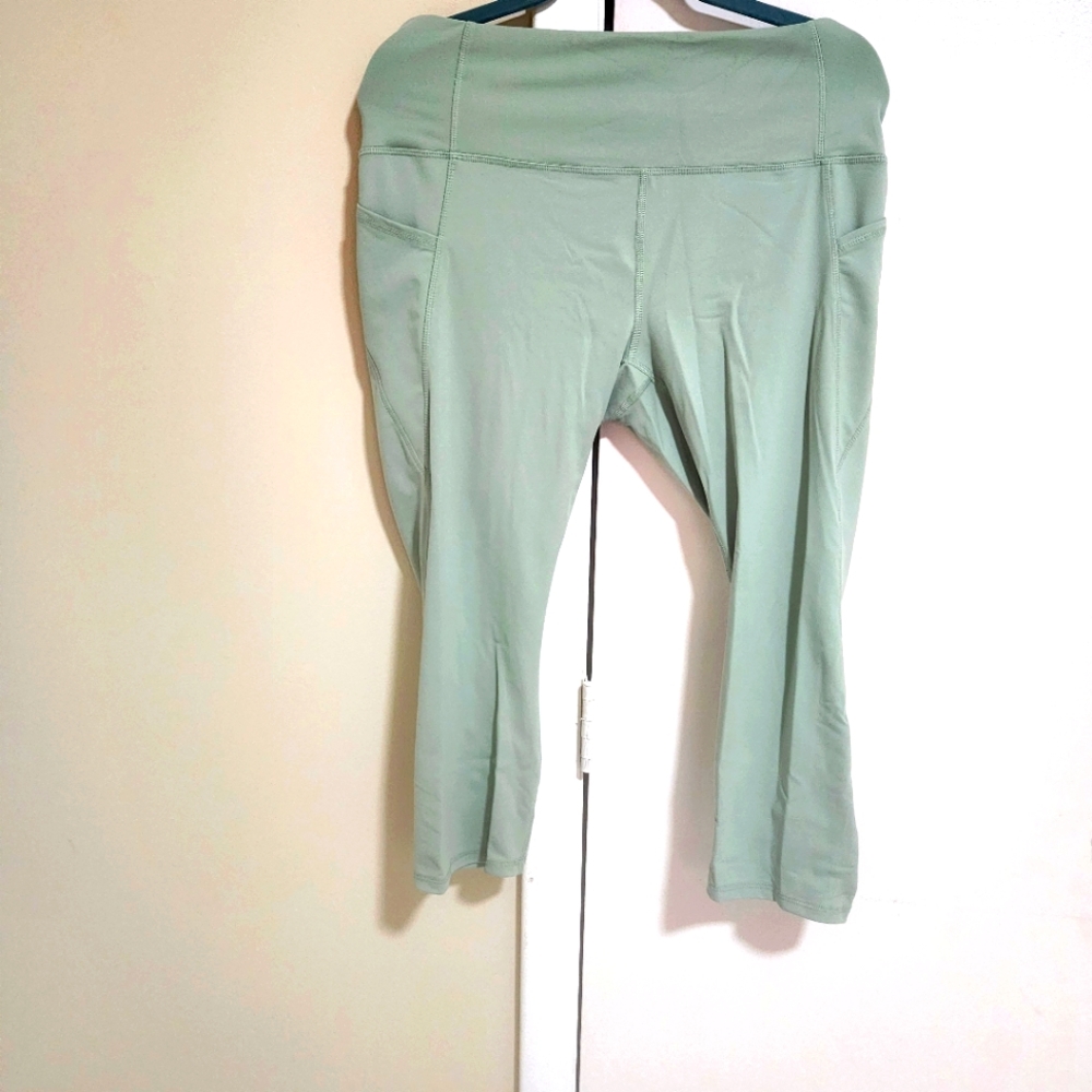 Capri leggings size Xl women  brand rbx